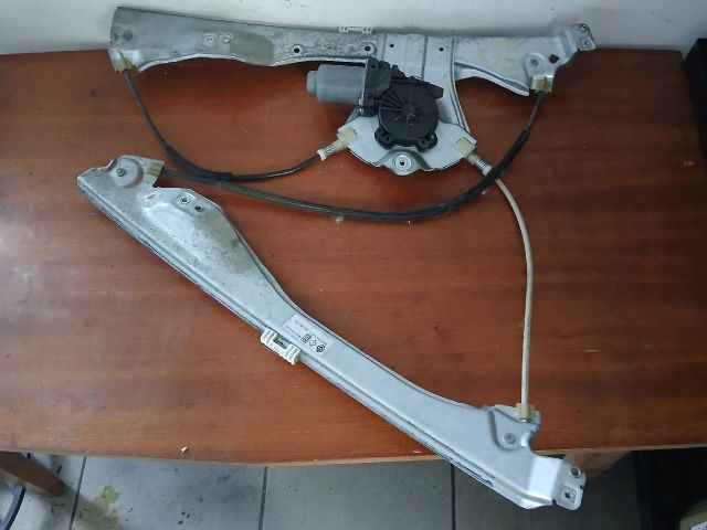 bontott RENAULT CLIO III Jobb első Ablakemelő Szerkezet (Elektromos)