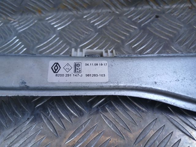 bontott RENAULT CLIO III Jobb első Ablakemelő Szerkezet (Elektromos)