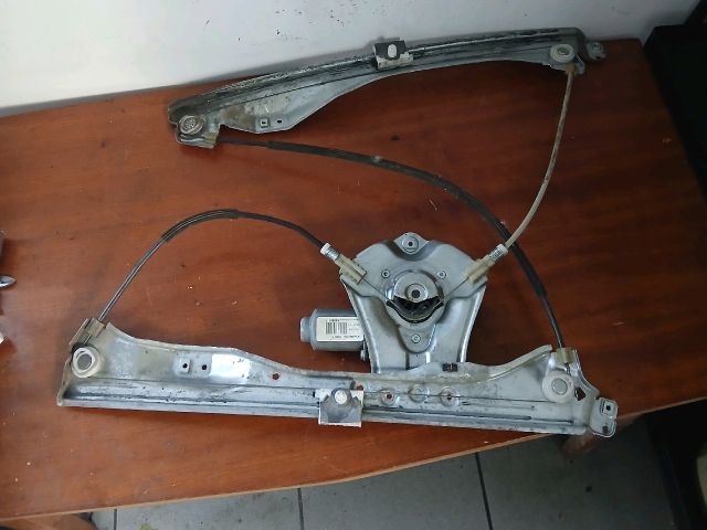 bontott RENAULT CLIO III Jobb első Ablakemelő Szerkezet (Elektromos)