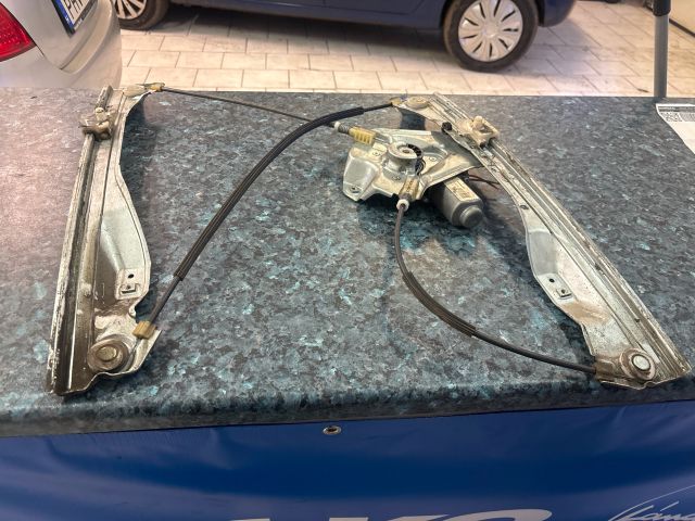 bontott RENAULT CLIO III Jobb első Ablakemelő Szerkezet (Elektromos)