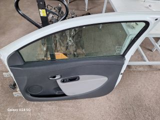 bontott RENAULT CLIO III Jobb első Ajtó (Részeivel)