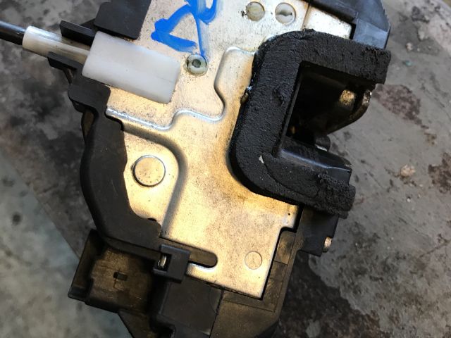 bontott RENAULT CLIO III Jobb első Ajtózár