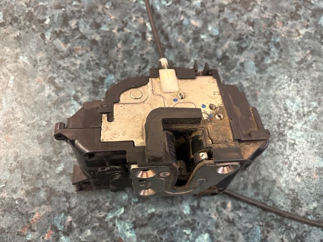 bontott RENAULT CLIO III Jobb első Ajtózár