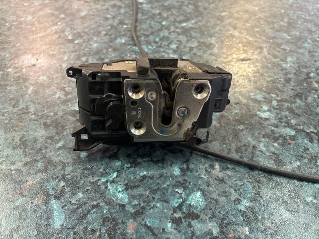 bontott RENAULT CLIO III Jobb első Ajtózár