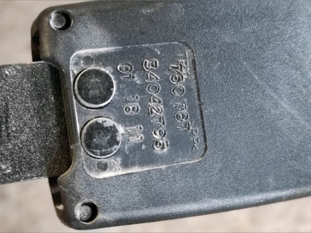 bontott RENAULT CLIO III Jobb első Biztonsági Öv Csat