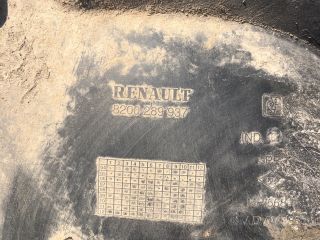 bontott RENAULT CLIO III Jobb első Első Dobbetét (Kerékjárati, Műanyag)