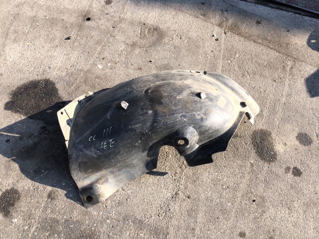 bontott RENAULT CLIO III Jobb első Első Dobbetét (Kerékjárati, Műanyag)