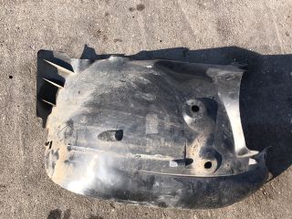 bontott RENAULT CLIO III Jobb első Első Dobbetét (Kerékjárati, Műanyag)