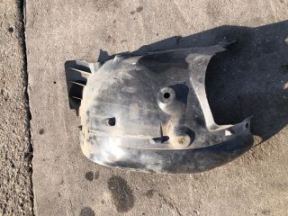 bontott RENAULT CLIO III Jobb első Első Dobbetét (Kerékjárati, Műanyag)