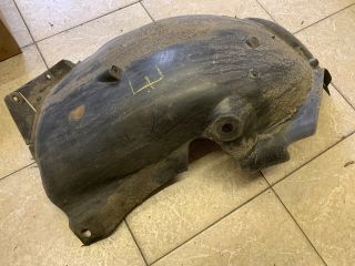 bontott RENAULT CLIO III Jobb első Első Dobbetét (Kerékjárati, Műanyag)