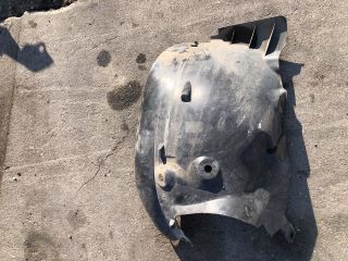 bontott RENAULT CLIO III Jobb első Első Dobbetét (Kerékjárati, Műanyag)