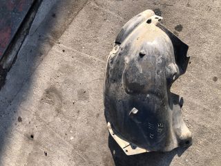 bontott RENAULT CLIO III Jobb első Első Dobbetét (Kerékjárati, Műanyag)