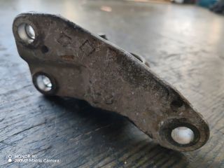 bontott RENAULT CLIO III Jobb első Féltengely Tartó