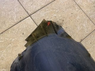 bontott RENAULT CLIO III Jobb első Hátsó Dobbetét (Kerékjárati, Műanyag)