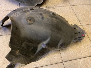 bontott RENAULT CLIO III Jobb első Hátsó Dobbetét (Kerékjárati, Műanyag)