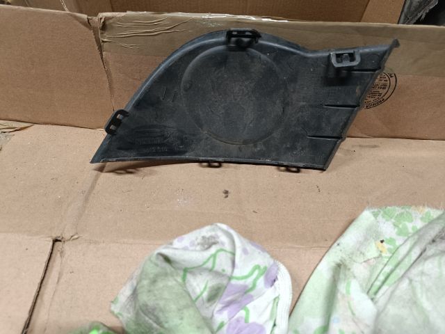 bontott RENAULT CLIO III Jobb első Lökhárító Díszléc