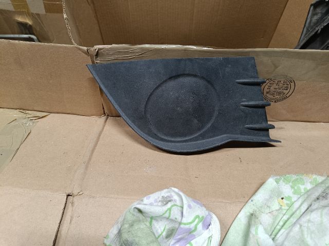 bontott RENAULT CLIO III Jobb első Lökhárító Díszléc