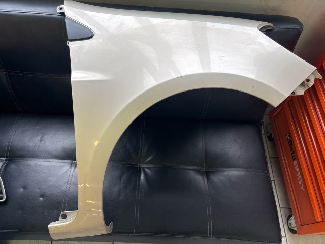 bontott RENAULT CLIO III Jobb első Sárvédő