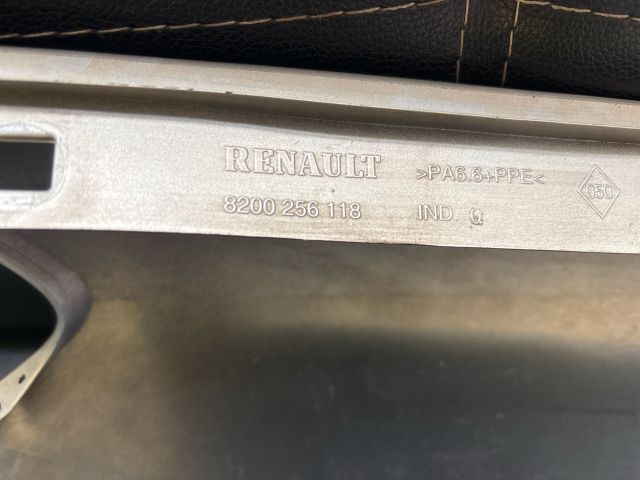 bontott RENAULT CLIO III Jobb első Sárvédő