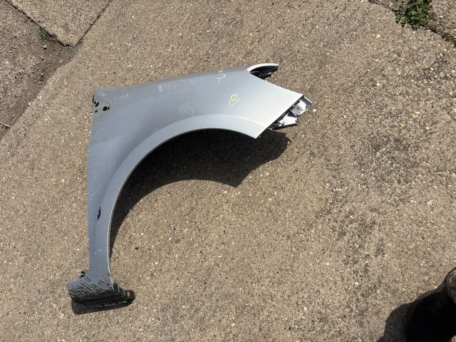 bontott RENAULT CLIO III Jobb első Sárvédő