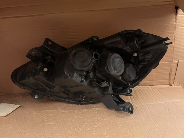 bontott RENAULT CLIO III Jobb Fényszóró