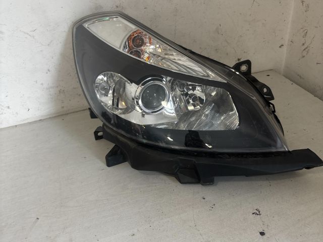 bontott RENAULT CLIO III Jobb Fényszóró