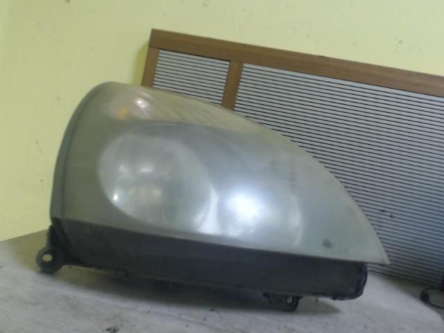 bontott RENAULT CLIO III Jobb Fényszóró