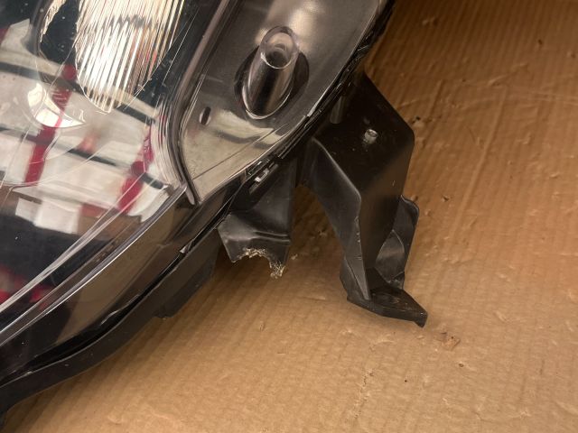 bontott RENAULT CLIO III Jobb Fényszóró