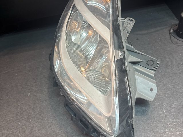 bontott RENAULT CLIO III Jobb Fényszóró