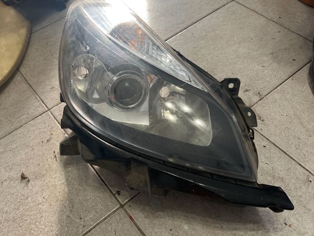 bontott RENAULT CLIO III Jobb Fényszóró