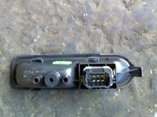 bontott RENAULT CLIO III Jobb hátsó Ablakemelő Kapcsoló