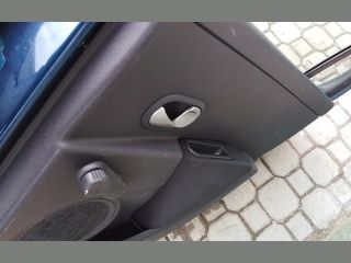 bontott RENAULT CLIO III Jobb hátsó Ajtó (Részeivel)