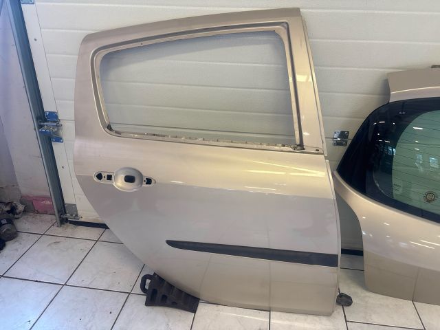 bontott RENAULT CLIO III Jobb hátsó Ajtó (Üres lemez)