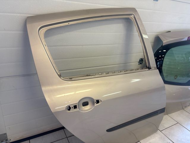 bontott RENAULT CLIO III Jobb hátsó Ajtó (Üres lemez)