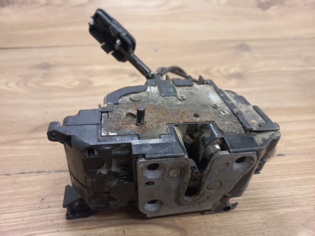 bontott RENAULT CLIO III Jobb hátsó Ajtózár