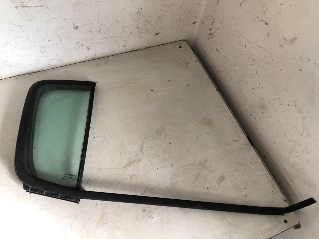 bontott RENAULT CLIO III Jobb hátsó Fixüveg (Ajtóban)