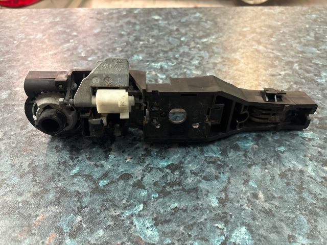 bontott RENAULT CLIO III Jobb hátsó Külső Kilincs