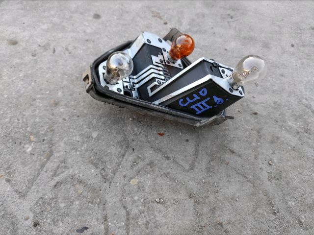 bontott RENAULT CLIO III Jobb Hátsó Lámpa Foglalat