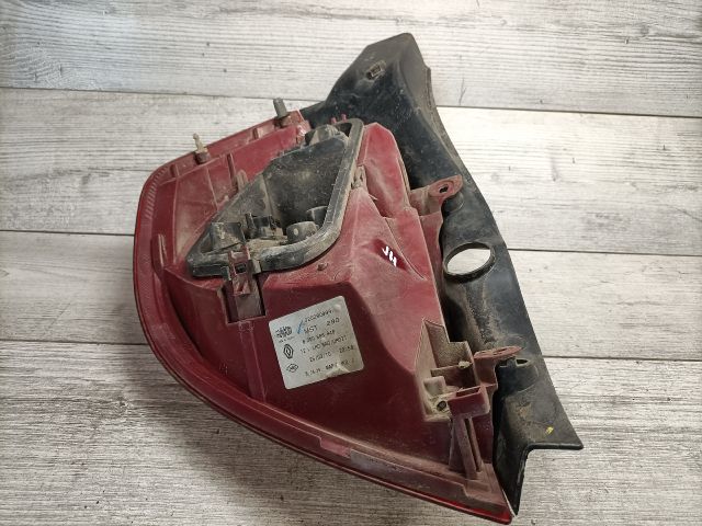 bontott RENAULT CLIO III Jobb Hátsó Lámpa
