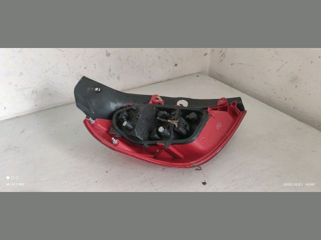 bontott RENAULT CLIO III Jobb Hátsó Lámpa