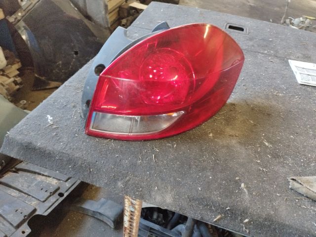 bontott RENAULT CLIO III Jobb Hátsó Lámpa