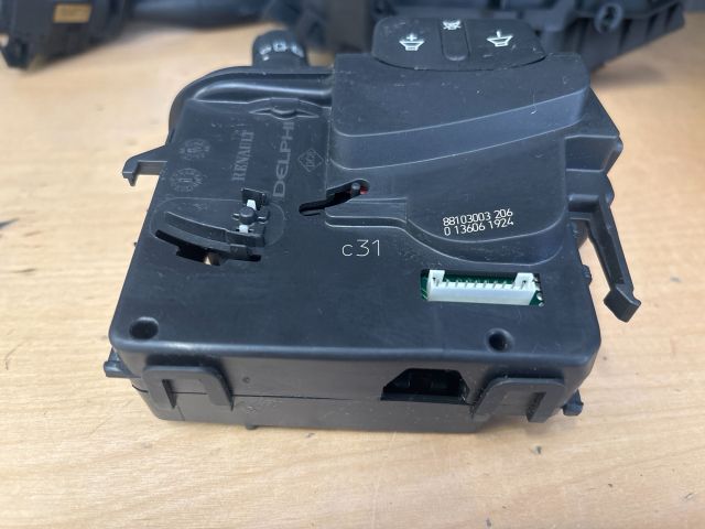 bontott RENAULT CLIO III Jobb Kormánykapcsoló Ablaktörlő