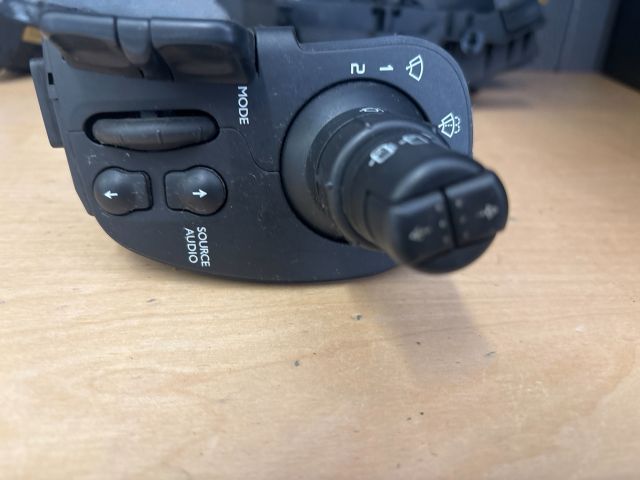 bontott RENAULT CLIO III Jobb Kormánykapcsoló Ablaktörlő