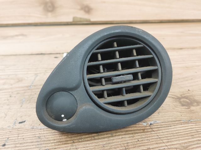 bontott RENAULT CLIO III Jobb Szellőző