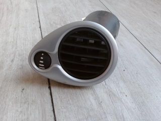 bontott RENAULT CLIO III Jobb Szellőző