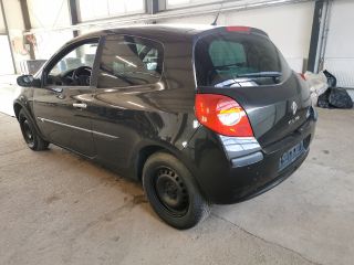 bontott RENAULT CLIO III Kalaptartó