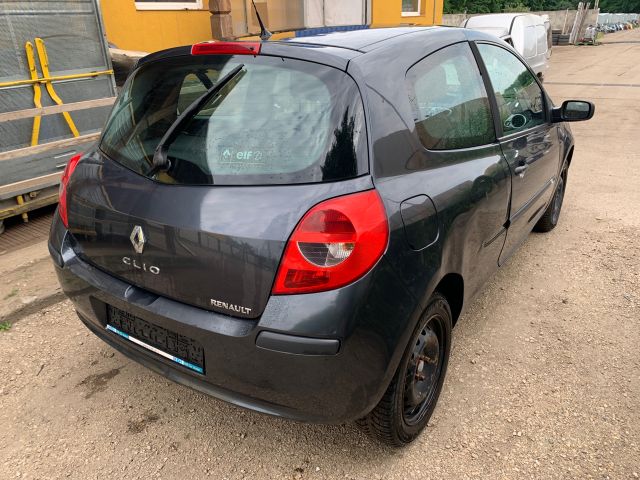 bontott RENAULT CLIO III Kalaptartó