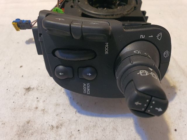 bontott RENAULT CLIO III Komplett Kormánykapcsoló (Bajuszkapcsoló)