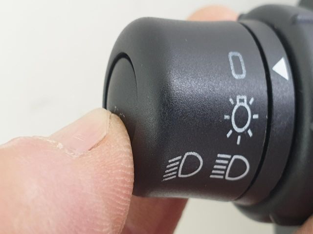 bontott RENAULT CLIO III Komplett Kormánykapcsoló (Bajuszkapcsoló)