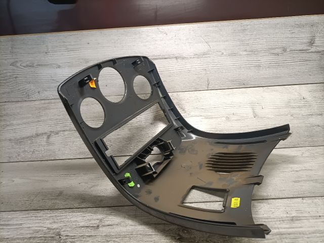 bontott RENAULT CLIO III Középkonzol Keret